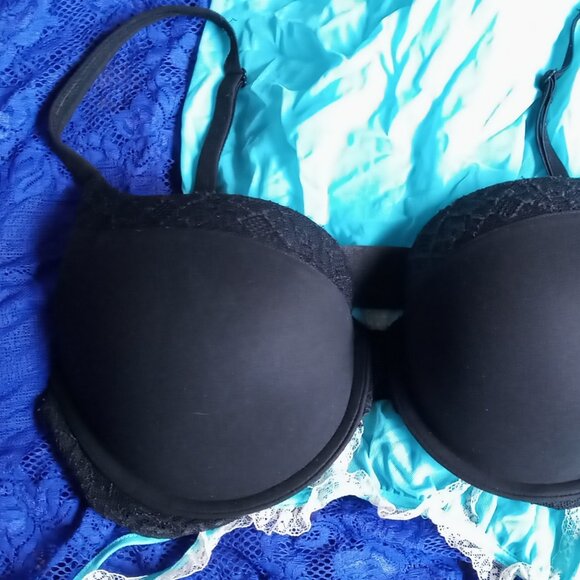 Victoria's Secret Body by Victoria Sexy Black Bra w/Lace Detail Size 36D - Picture 6 of 11